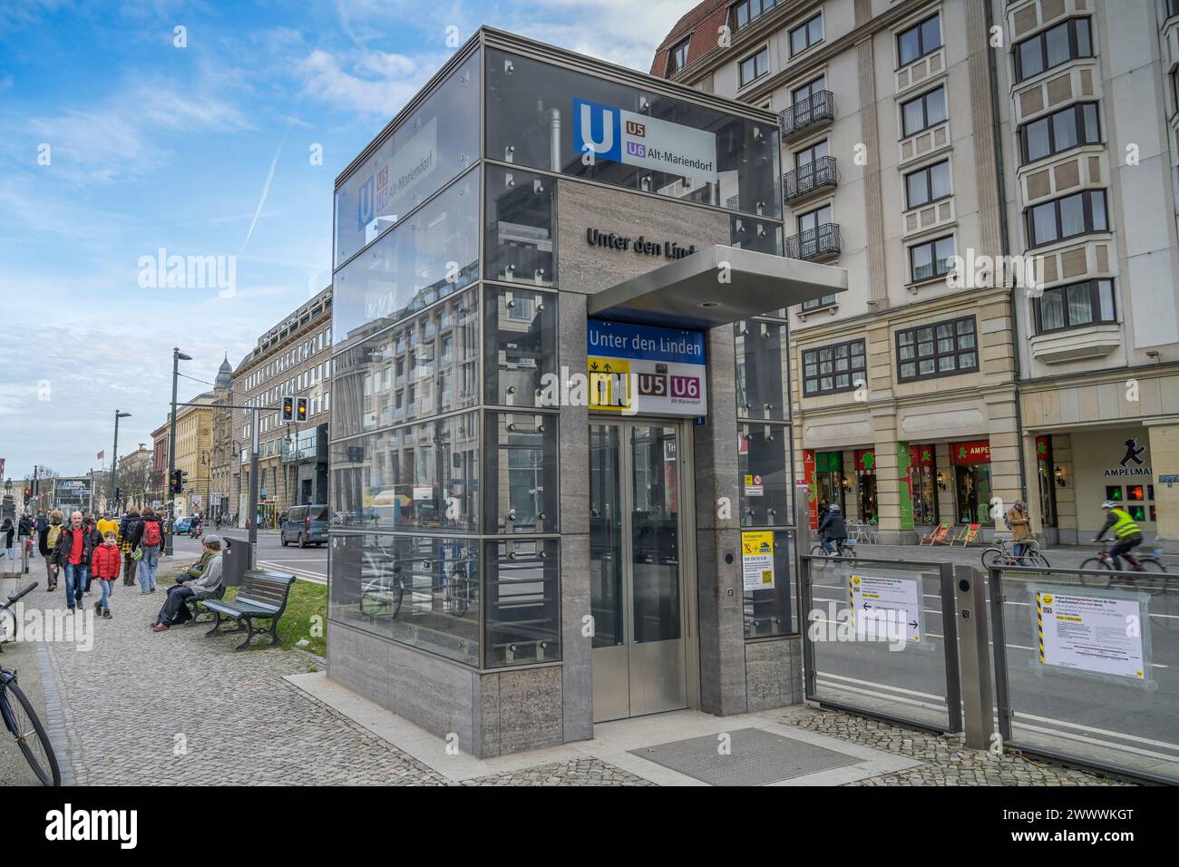 Aufzug U5 U6, Unter den Linden, Mitte, Berlin, Deutschland Banque D'Images