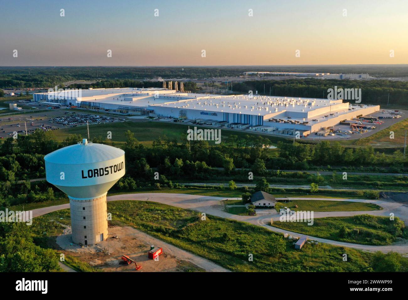 FILE - A view of the Ultium Cell factory in Warren, Ohio, July 7, 2023. China says it has filed a complaint at the World Trade Organization over US subsidies for electric vehicles. (AP Photo/Gene J. Puskar, File) Banque D'Images