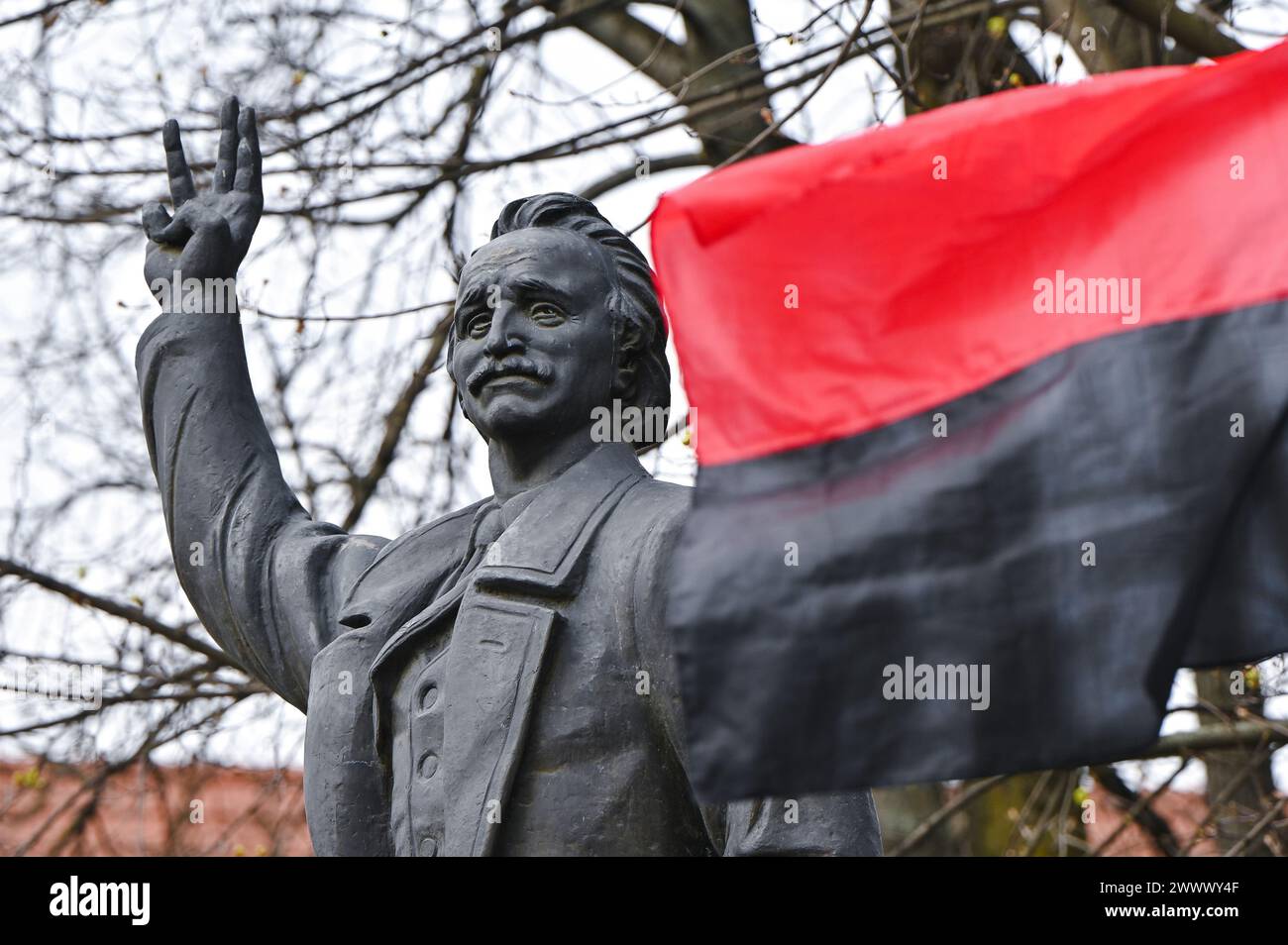 Non exclusif : LVIV, UKRAINE - 25 MARS 2024 - Monument au héros de l'Ukraine, leader du mouvement populaire d'Ukraine, politicien ukrainien Banque D'Images
