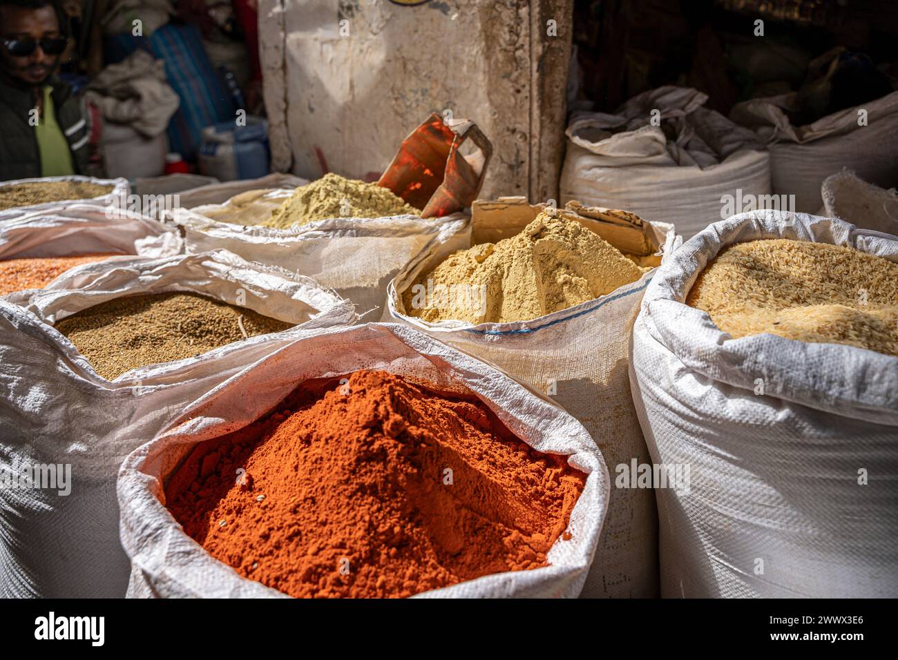 Les épices et les pois à l'ancien marché de la ville, région, Harari, Harar Ethiopie Banque D'Images
