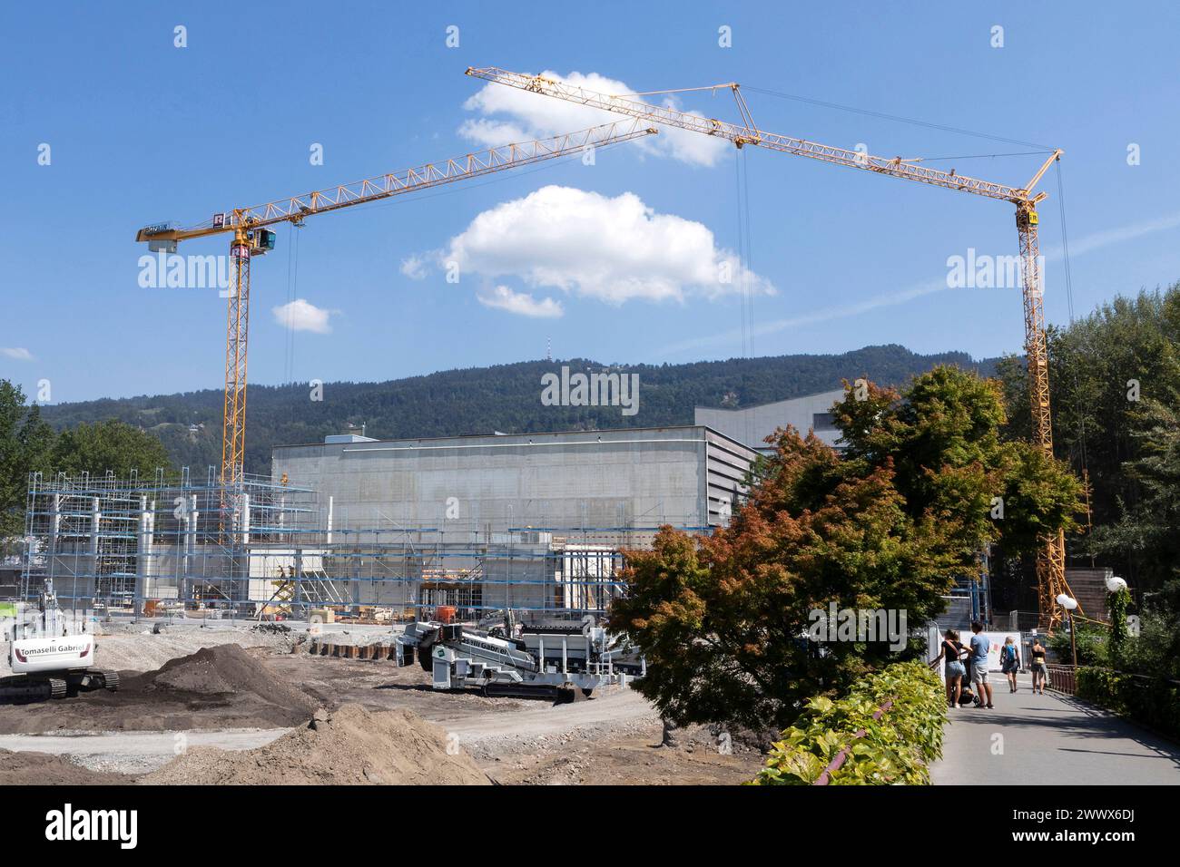 Extension du bâtiment du Festival à Bregenz, grues de construction, chantier de construction, Vorarlberg, Autriche Banque D'Images