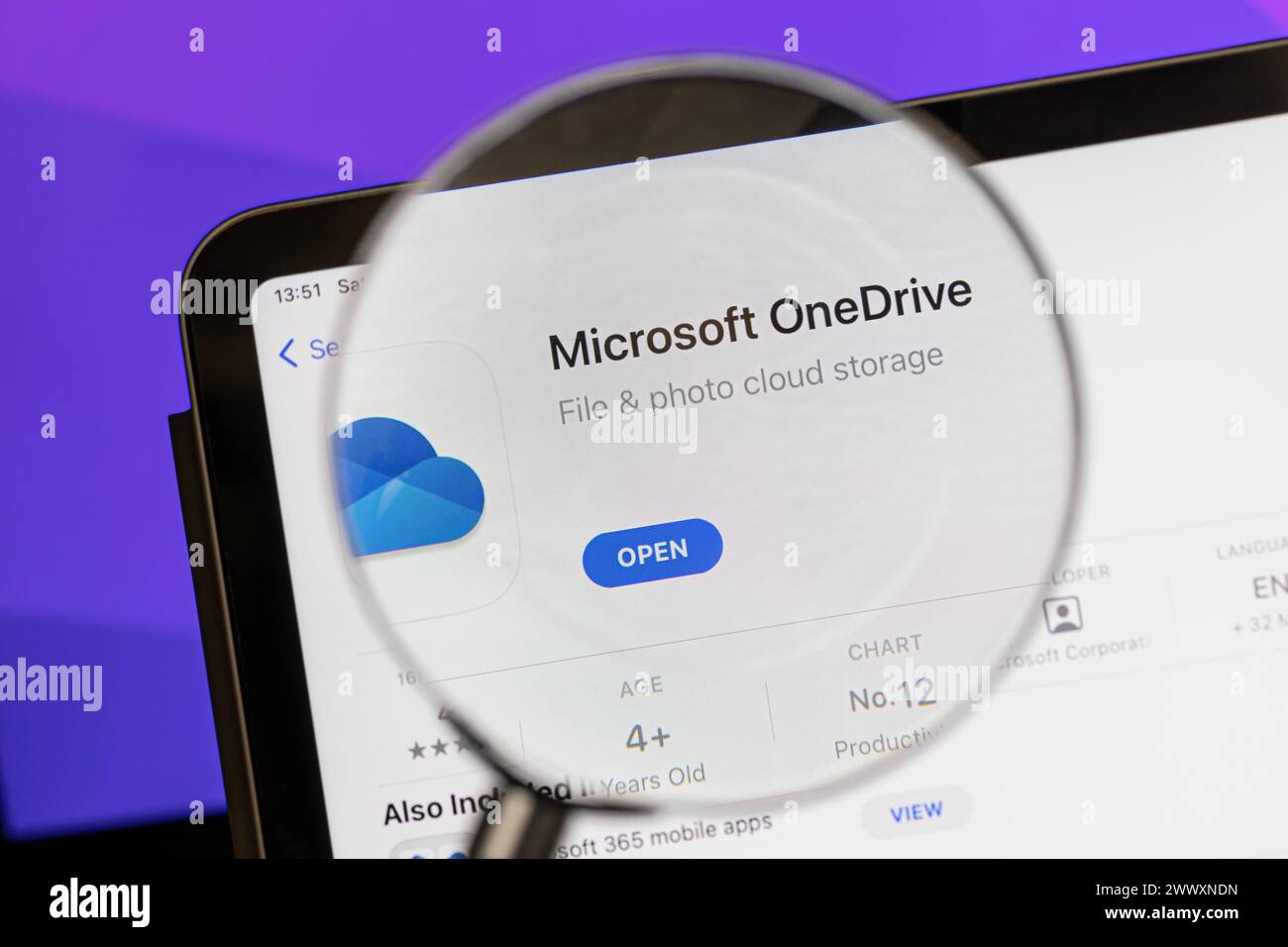 Ostersund, Suède - 3 juin 2023 : application Microsoft OneDrive sur ipad. Microsoft OneDrive est un service d'hébergement de fichiers exploité par Microsoft. Banque D'Images