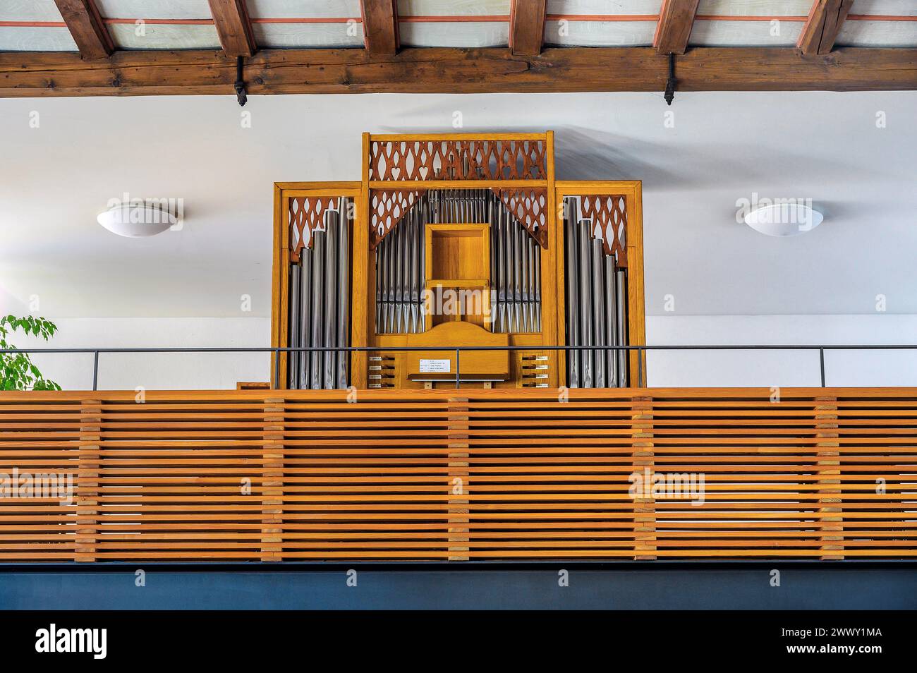 Orgue moderne, ancienne église du monastère Mater Salvatoris, Boerwang, Allgaeu, Souabe, Bavière, Allemagne Banque D'Images
