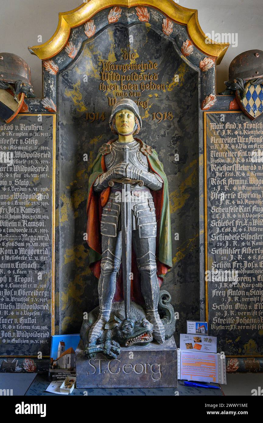 Mémorial de guerre avec St George et le dragon, église paroissiale de St George et Maurice, Wildpoldsried, Allgaeu, Souabe, Bavière, Allemagne Banque D'Images