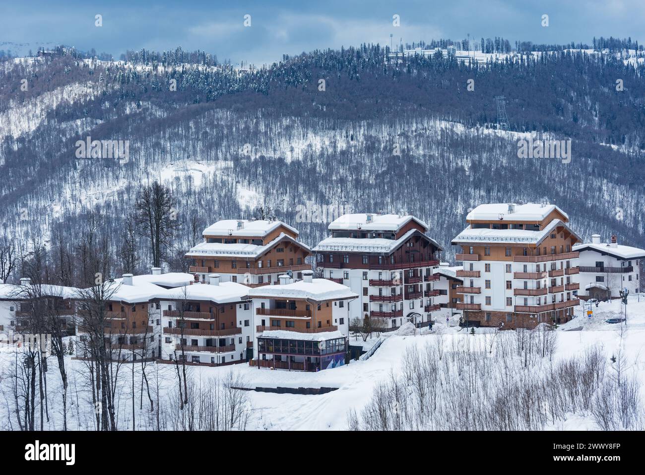 Station de ski d'hiver. Station de ski de Roza Khutor. Russie. Banque D'Images