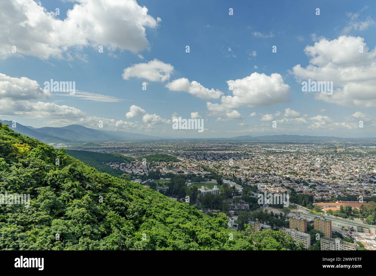 Ville de Salta vue depuis la colline de San Bernardo. Banque D'Images