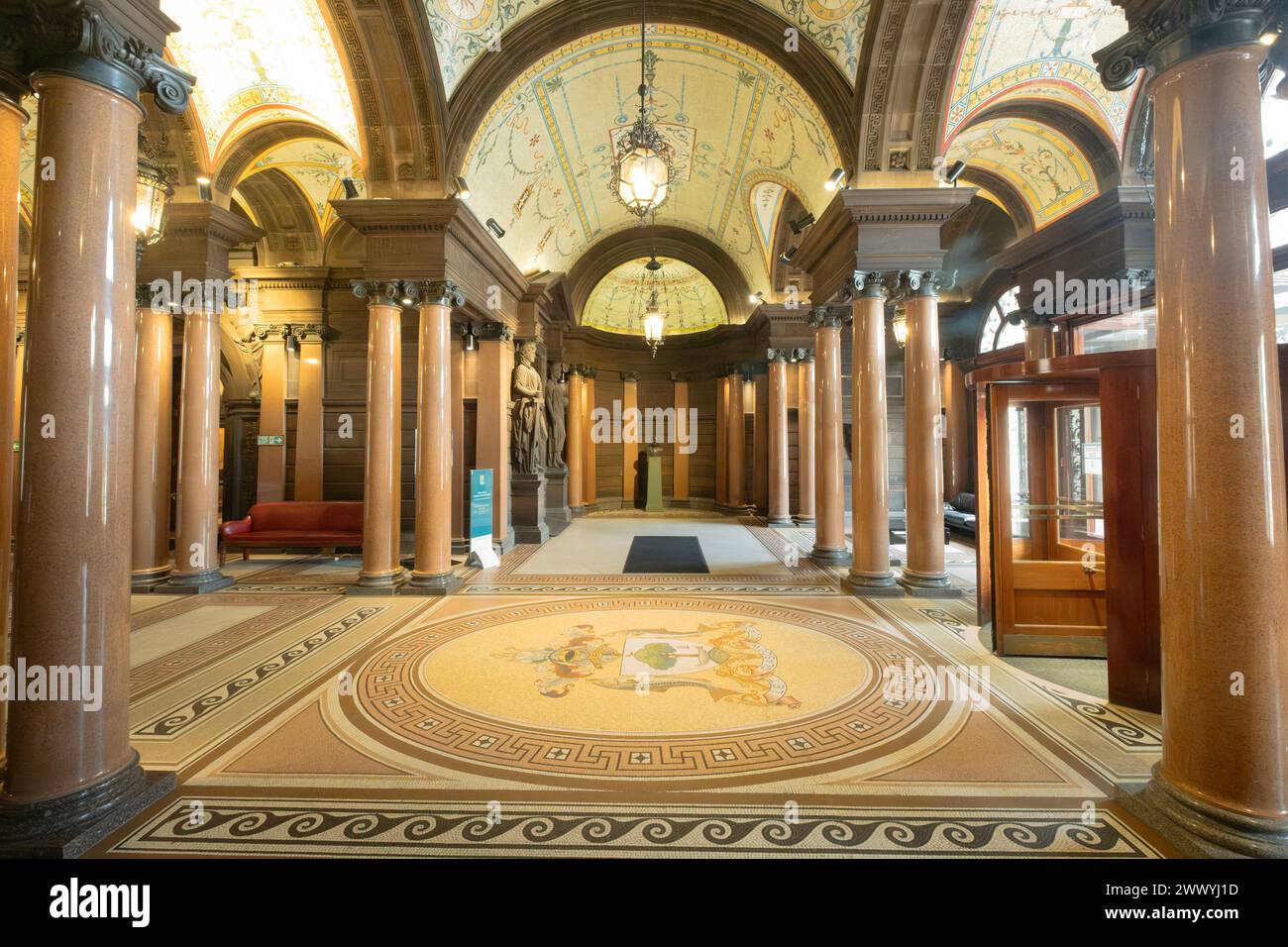 Hall de réception, carrelage de mosaïque de la ville, laissez Glasgow s'épanouir, Glasgow City Chambers, hôtel de ville, George Square, Strathclyde, Écosse, Royaume-Uni Banque D'Images