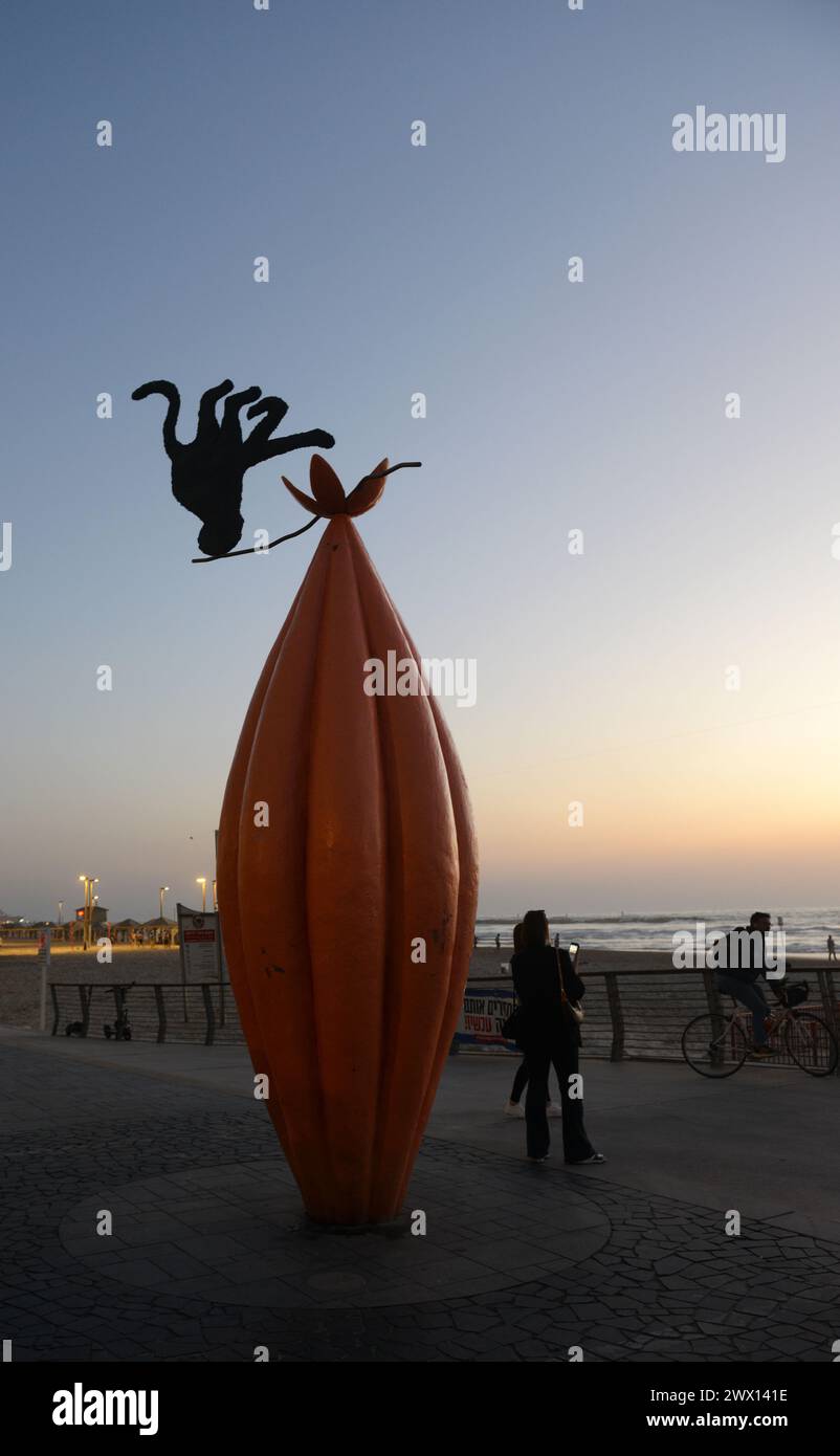 Sculpture de singe Cheech sur la promenade de la plage à tel-Aviv, Israël. Banque D'Images