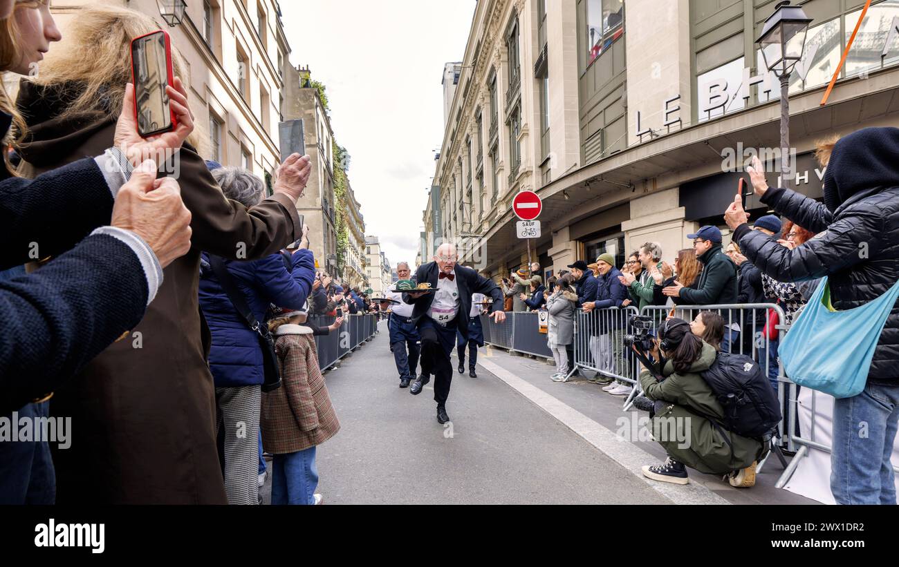 FRANCE. PARIS (75) 4E ARRONDISSEMENT. ?LA COURSE DES CAFÉS ? RETOUR APRÈS UNE ESCALE DE 12 ANS DANS LES RUES DU 4E ARRONDISSEMENT DE PARIS LE 24 MARS 2024. 300 PA Banque D'Images
