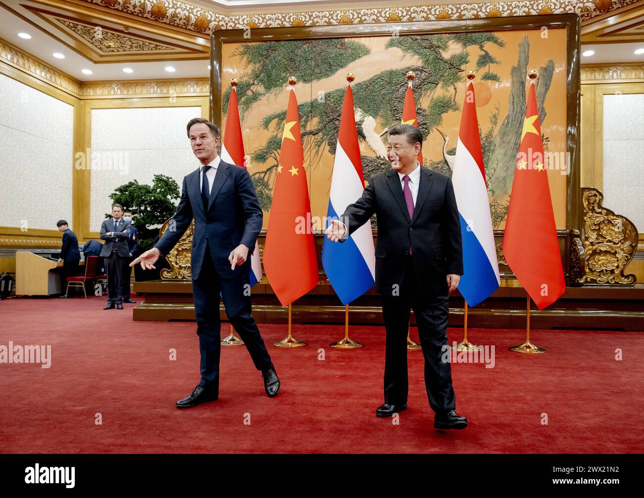 PÉKIN - le premier ministre sortant Mark Rutte rencontre le président Xi Jinping lors d'une visite de travail en République populaire de Chine. ANP REMKO DE WAAL pays-bas Out - belgique Out Banque D'Images