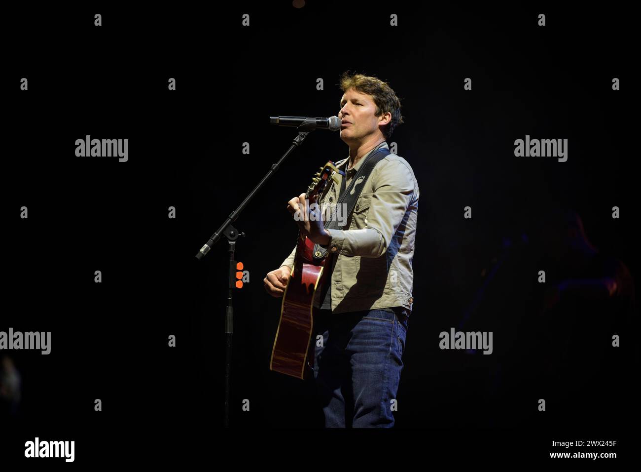 James Blunt - Who We Used To Be Tour Live in der Olympiahalle, München 9.3.2024 *** James Blunt Who We Used To Be Tour Live at the Olympiahalle, Munich 9 3 2024 Banque D'Images