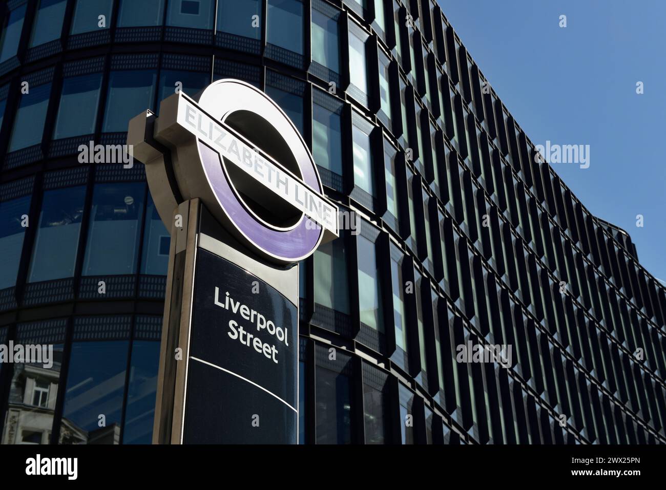 Elizabeth Line Sign, Liverpool Street, Londres, Royaume-Uni Banque D'Images