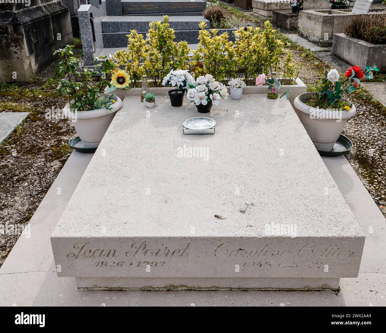 CIMETIÈRE MONTPARNASSE CÉLÈBRES TOMBES PARIS Banque D'Images