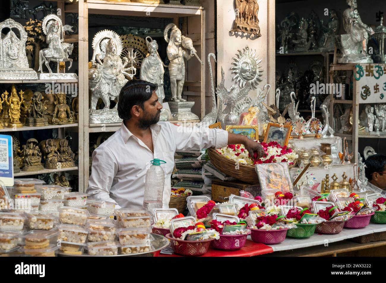 Indien, Rajasthan, Pushkar, Geschäft mit Devotionalien Banque D'Images
