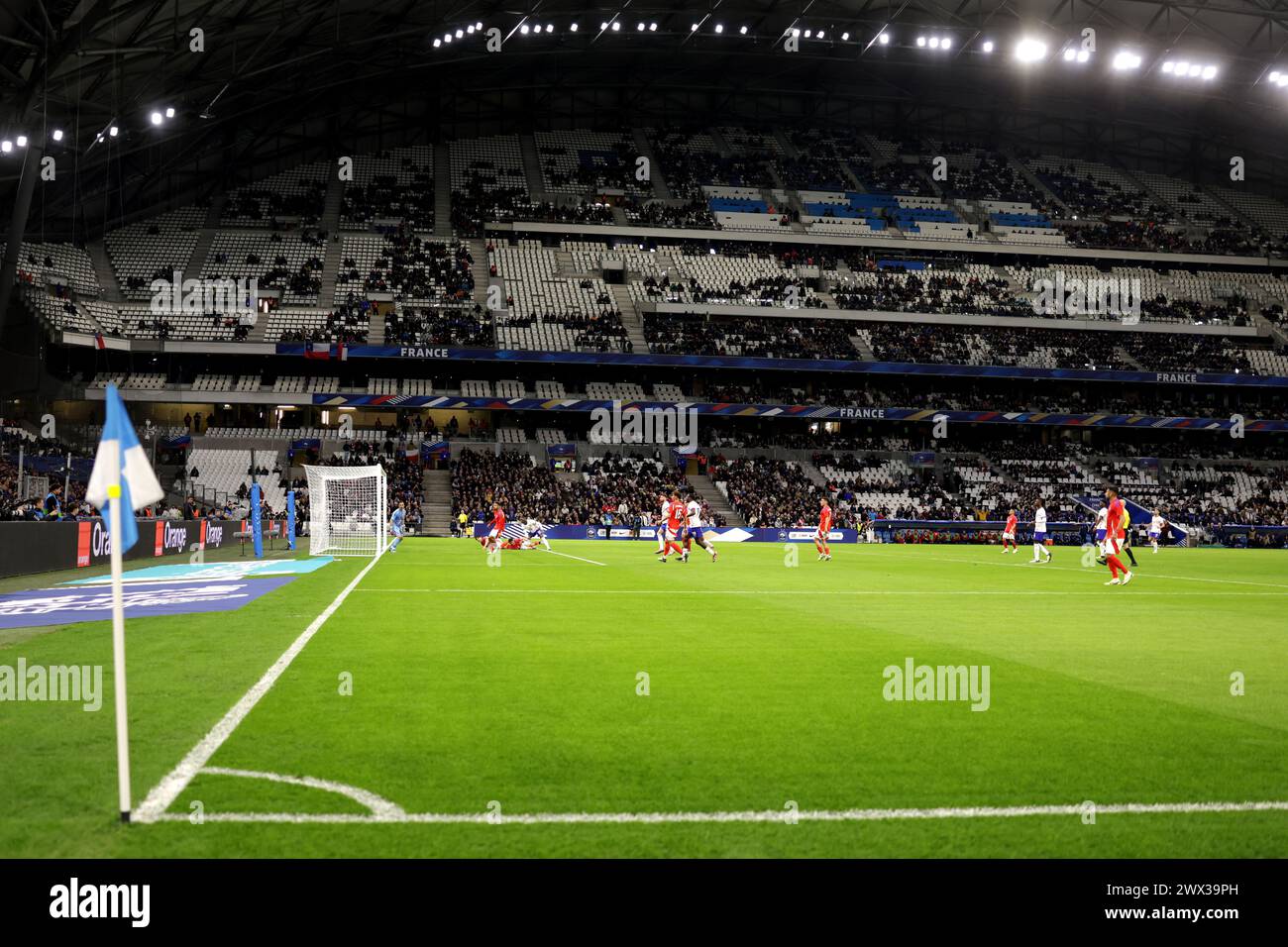 Marseille, le 26 mars 2024. Une vision générale du jeu alors que Randal Kolo Muani, de France, marque pour donner une avance de 2-1 à l'équipe lors du match amical international à Orange Vélodrome, Marseille. Le crédit photo devrait se lire : Jonathan Moscrop/Sportimage crédit : Sportimage Ltd/Alamy Live News Banque D'Images