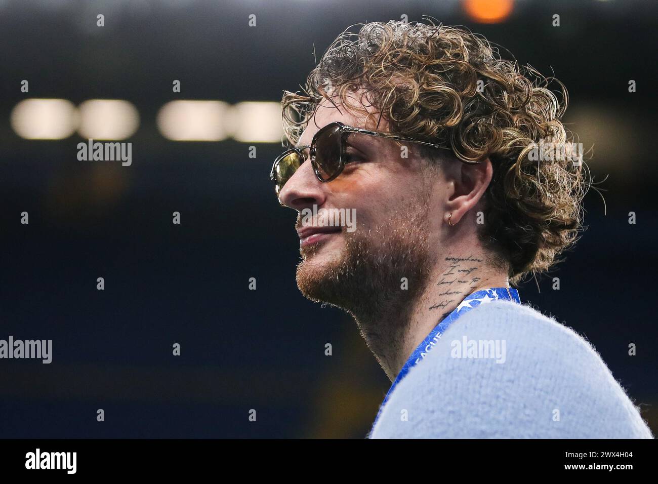 Londres, Royaume-Uni. 25 mars 2024. Le chanteur Tom Grennan assiste au match de 2e manche du Chelsea FC Women v Ajax Women's Champions League UEFA Women's Champions League à Stamford Bridge, Londres, Angleterre, Royaume-Uni le 27 mars 2024 Credit : Every second Media/Alamy Live News Banque D'Images