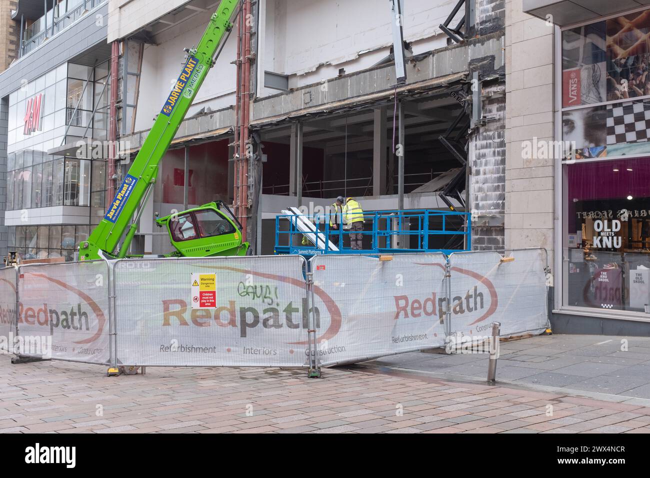 Vue plus large des travaux de rénovation de Buchanan Street, au centre-ville de Glasgow, par Redpath construction. Banque D'Images