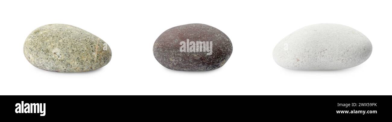 Cailloux de mer. Différentes pierres isolées sur blanc, serties Banque D'Images