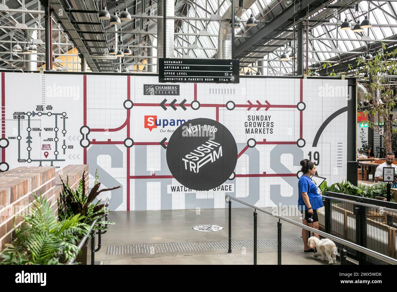 Le tramway de Sydney met à la disposition de la nourriture et des cafés dans le Forest Lodge près de Glebe, conversion de l'ancien dépôt de tramways de Rozelle, aujourd'hui quartier de vente au détail, Sydney, Australie Banque D'Images