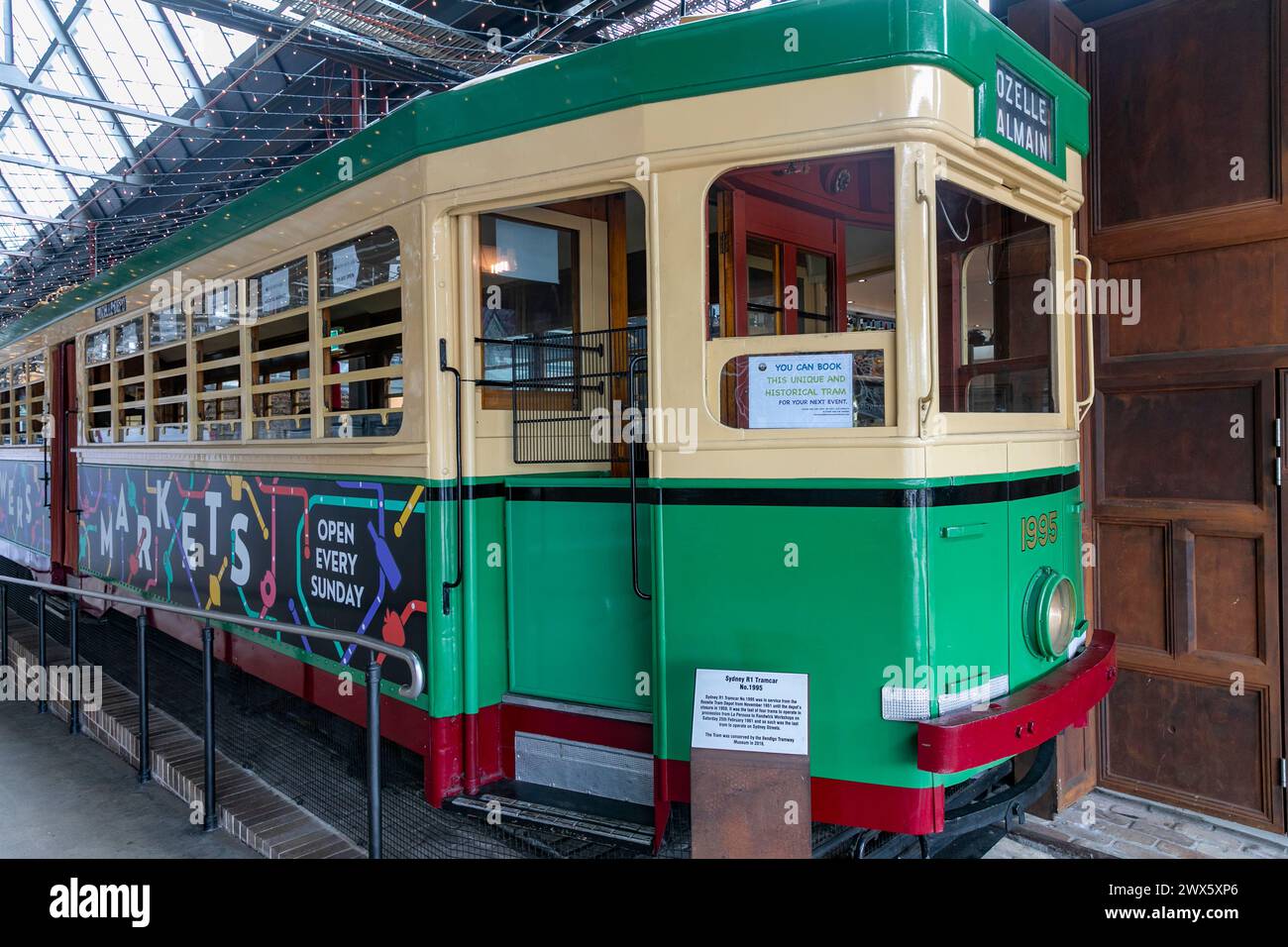 Le tramway de Sydney met à la disposition de la nourriture et des cafés dans le Forest Lodge près de Glebe, la conversion de l'ancien dépôt de tramway de Rozelle, aujourd'hui quartier commercial, et le tramway R1 Banque D'Images