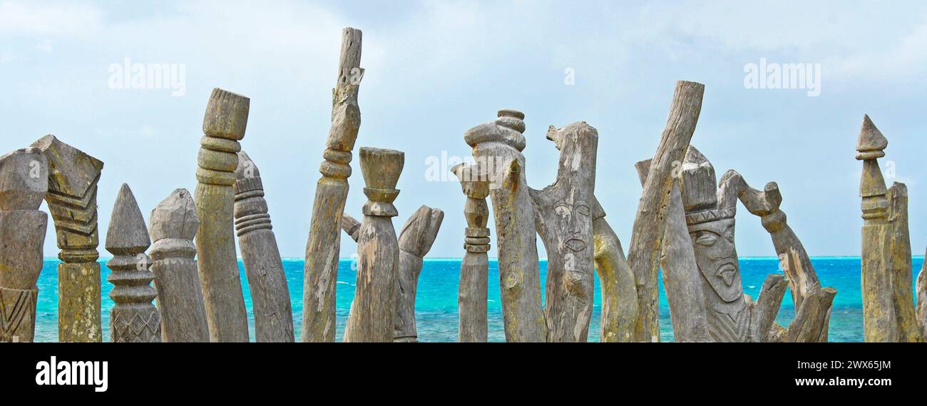 Totem palissade, Vao, île des pins, Nouvelle-Calédonie, France Banque D'Images