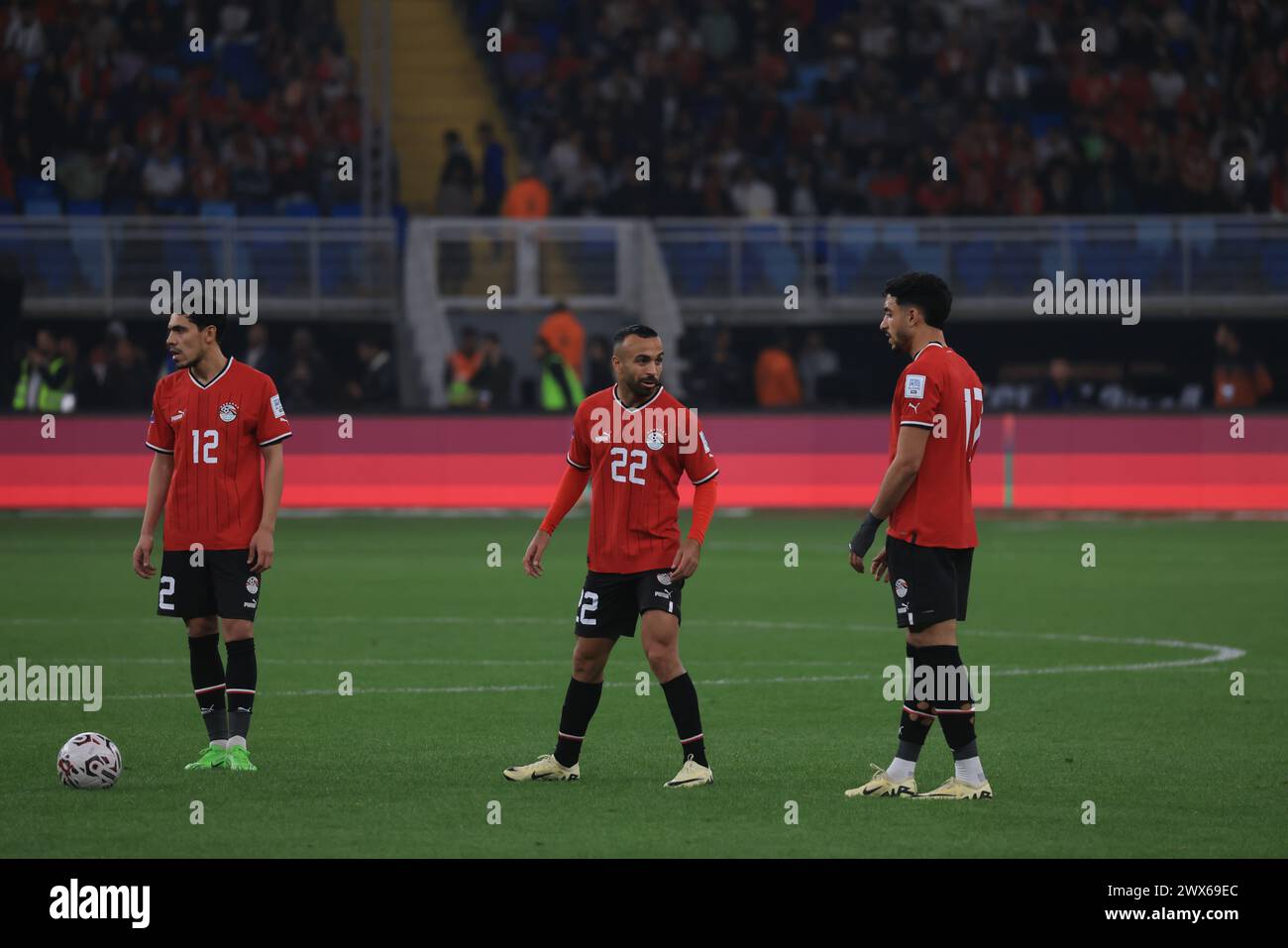 LE CAIRE, EGYPTE - MARS 26 : Mohamed Hamdi, Afsha, Omar Marmoush d'Egypte lors du match FIFA Series 2024 Egypte entre la Croatie et l'Egypte à New Adminis Banque D'Images