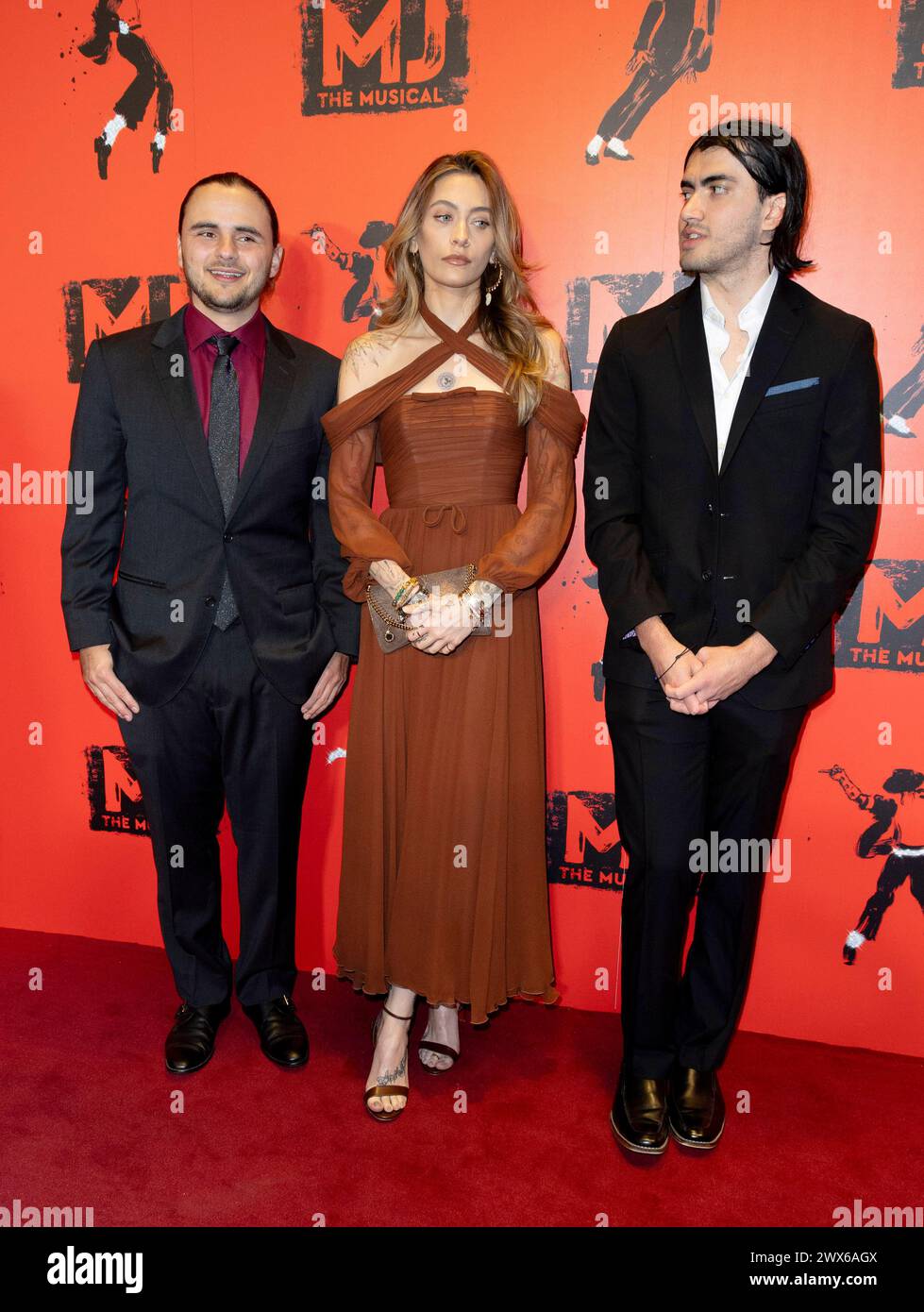 27 mars 2024, Londres, Angleterre, Royaume-Uni - Prince Jackson, Paris Jackson et Blanket Jackson assistent à la soirée MJ : The musical Press, Prince Edward Theatre Banque D'Images