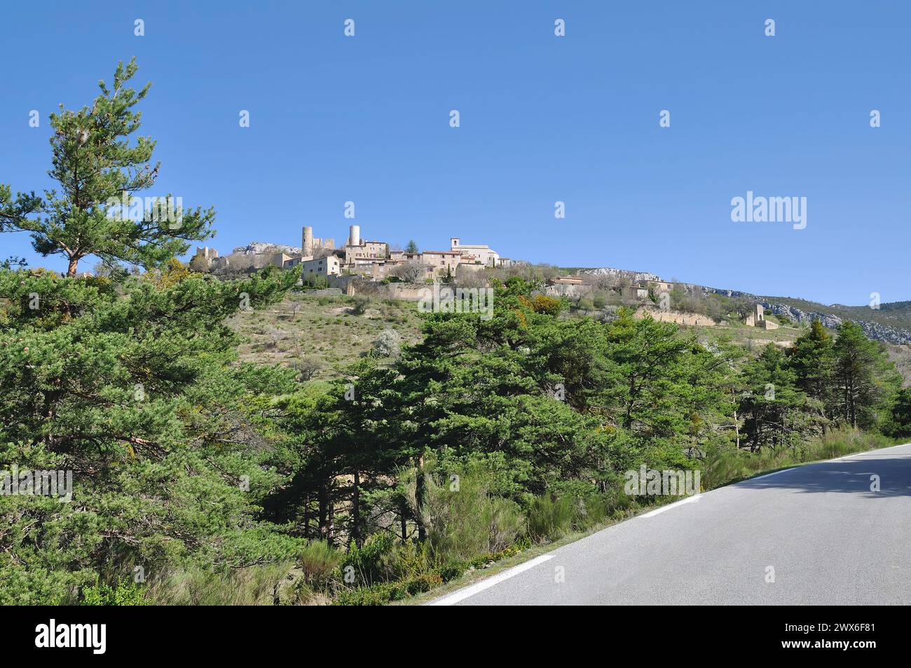 Village médiéval de Bargeme, Provence-Alpes-Côte d’Azur, Département du Var, Provence, Parc naturel du Verdon, France Banque D'Images