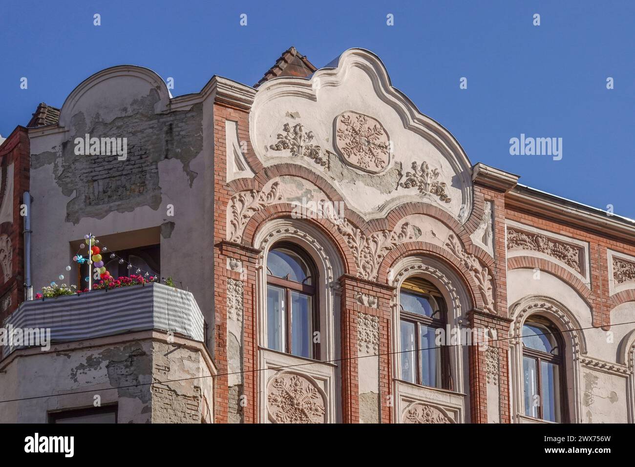 Hongrie, Budapest, un bâtiment Art Nouveau achevé en 1910, avec des caractéristiques pré-modernes, basé sur les plans de l'architecte hongrois Albert Kalman K. Banque D'Images