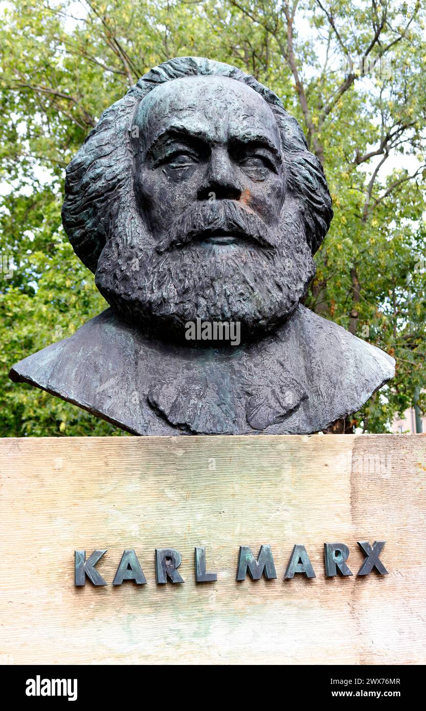Karl Marx buste/ Skulptur, Dessau (nur fuer redaktionelle Verwendung. Keine Werbung. Referenzdatenbank : http://www.360-berlin.de. © Jens Knappe. Bildq Banque D'Images