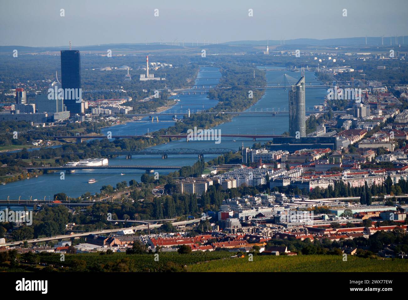 Luftbild : Donau/ Danube, DC, tour du millénaire, Tour d'Horizon, Wien, Österreich/ Vienne, Autriche (nur für redaktionelle Verwendung. Keine Werbung. Re Banque D'Images