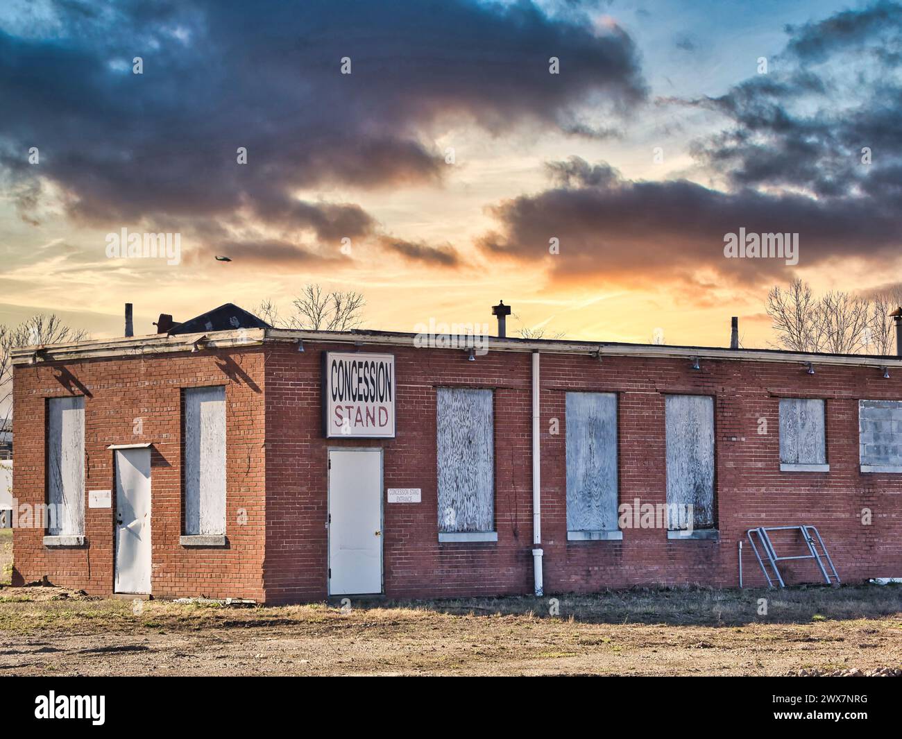 Stand de concession abandonné d'un drive in ou Ballpark Southern Ohio USA 2024 Banque D'Images