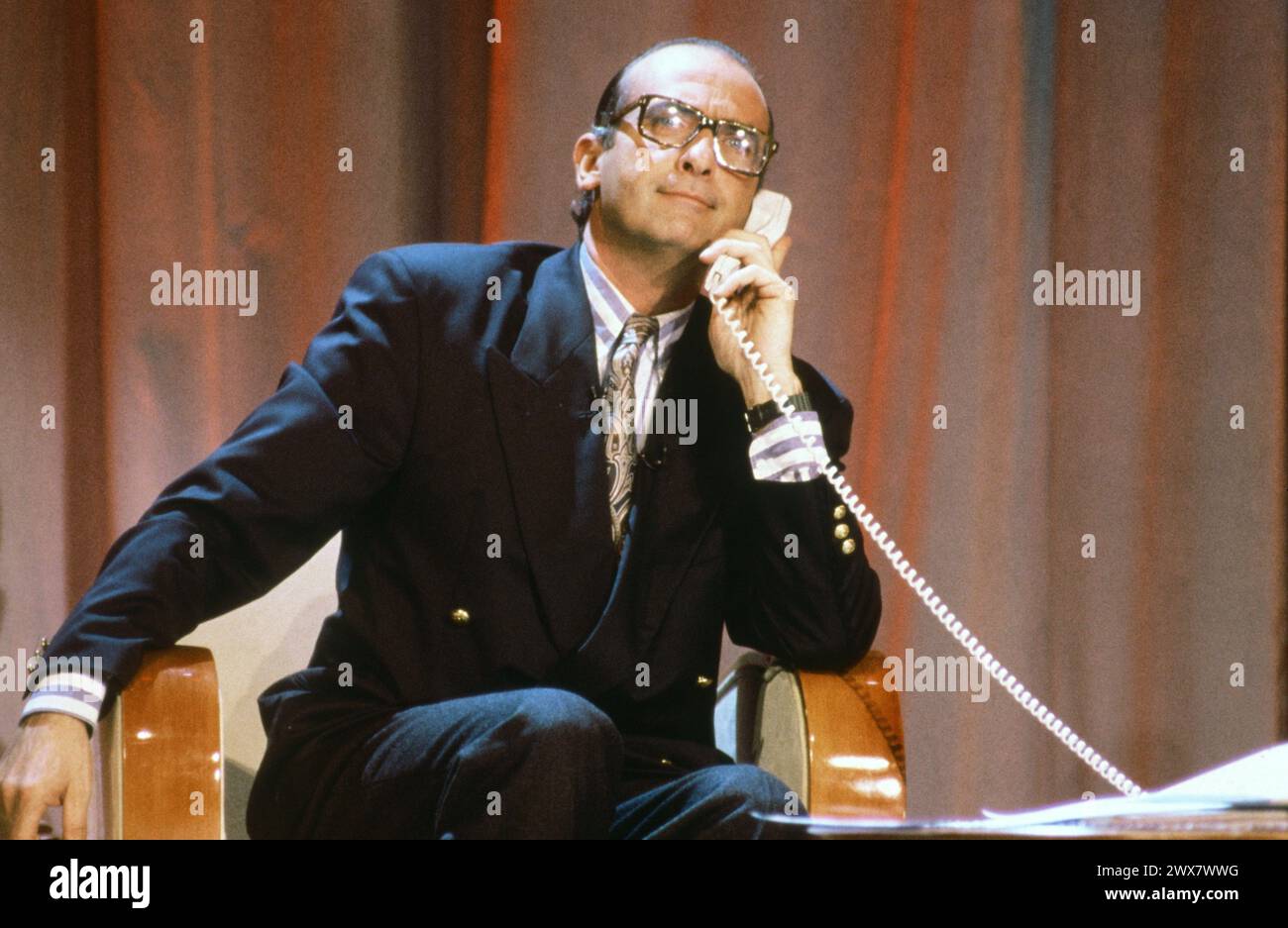 Yves Lecoq sur scène au théâtre Bobino à Paris pour l'enregistrement de l'émission télévisée 'Eclats de rire' sur France 2. 20 octobre 1994 Banque D'Images