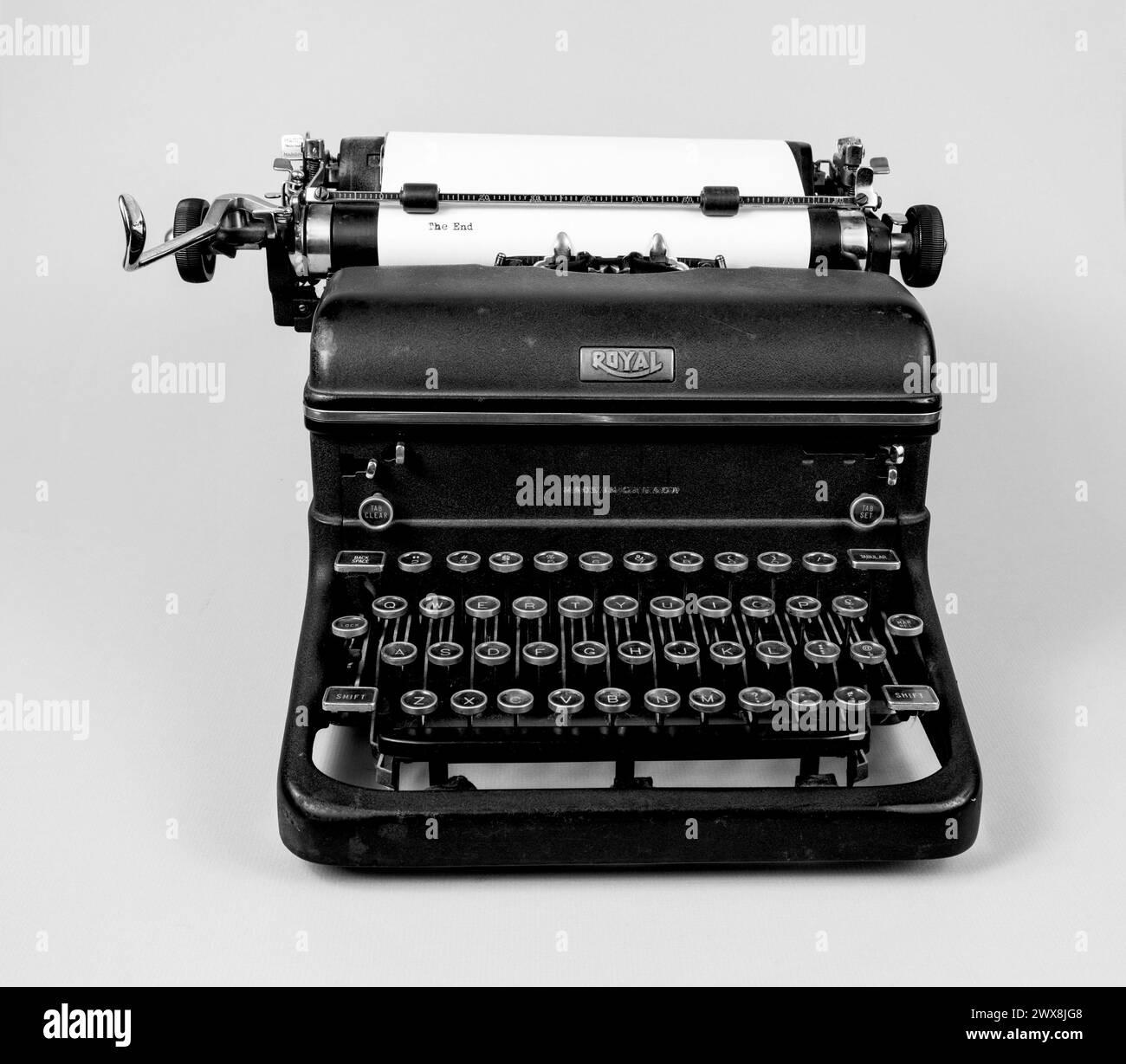 Vintage typewriter sur fond blanc Banque D'Images