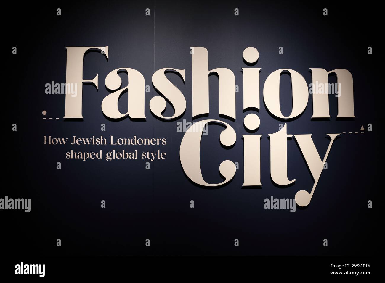 Fashion City, exposition fascinante montrant comment les Londoniens juifs ont façonné le style mondial, au Museum of London Docklands, Royaume-Uni Banque D'Images
