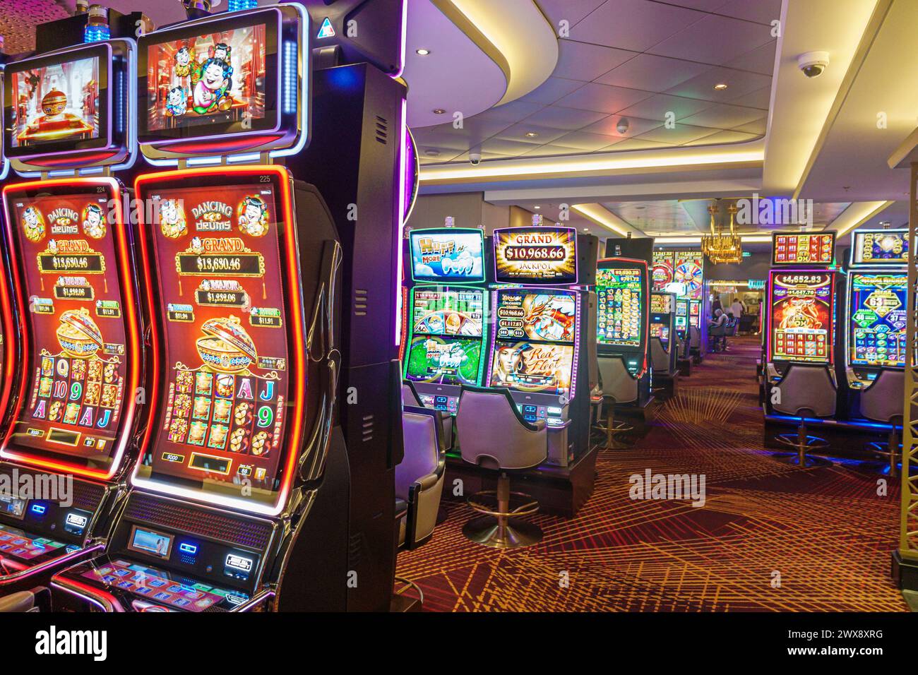 Miami Floride, PortMiami Port de Miami, à bord intérieur, navire Norwegian Joy Cruise Line, 7 jours Caraïbes, Casino machines à sous de jeu vide, visite Banque D'Images