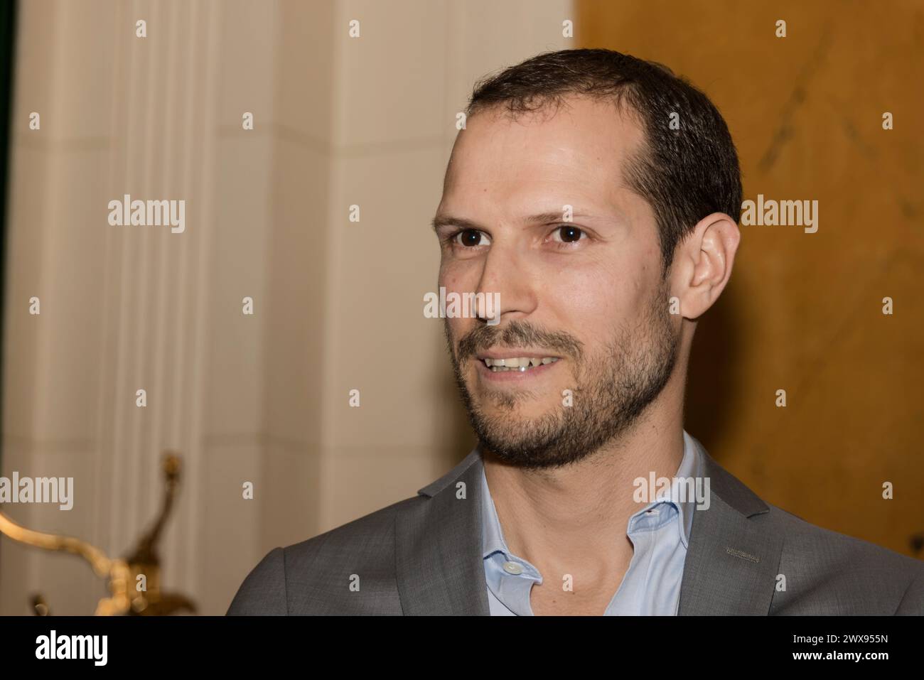 Paris, France. 28 mars 2024. Charlie Roquin pour son livre « les maîtres de Bayreuth » lauréat du Prix Pelleas-Radio classique 2024 aux deux Magots le 28 mars 2024 à Paris. Crédit : Bernard Menigault/Alamy Live News Banque D'Images