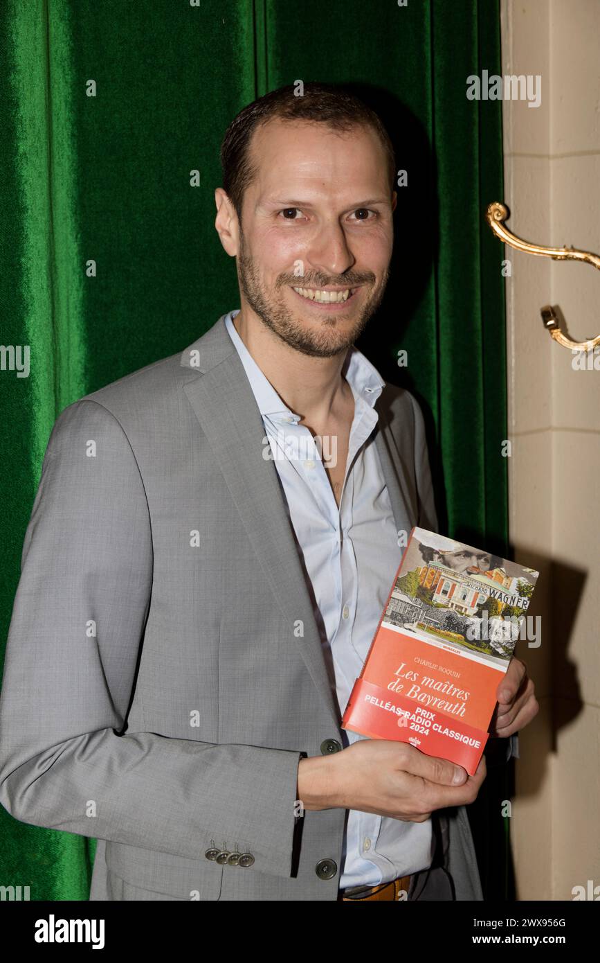 Paris, France. 28 mars 2024. Charlie Roquin pour son livre « les maîtres de Bayreuth » lauréat du Prix Pelleas-Radio classique 2024 aux deux Magots le 28 mars 2024 à Paris. Crédit : Bernard Menigault/Alamy Live News Banque D'Images