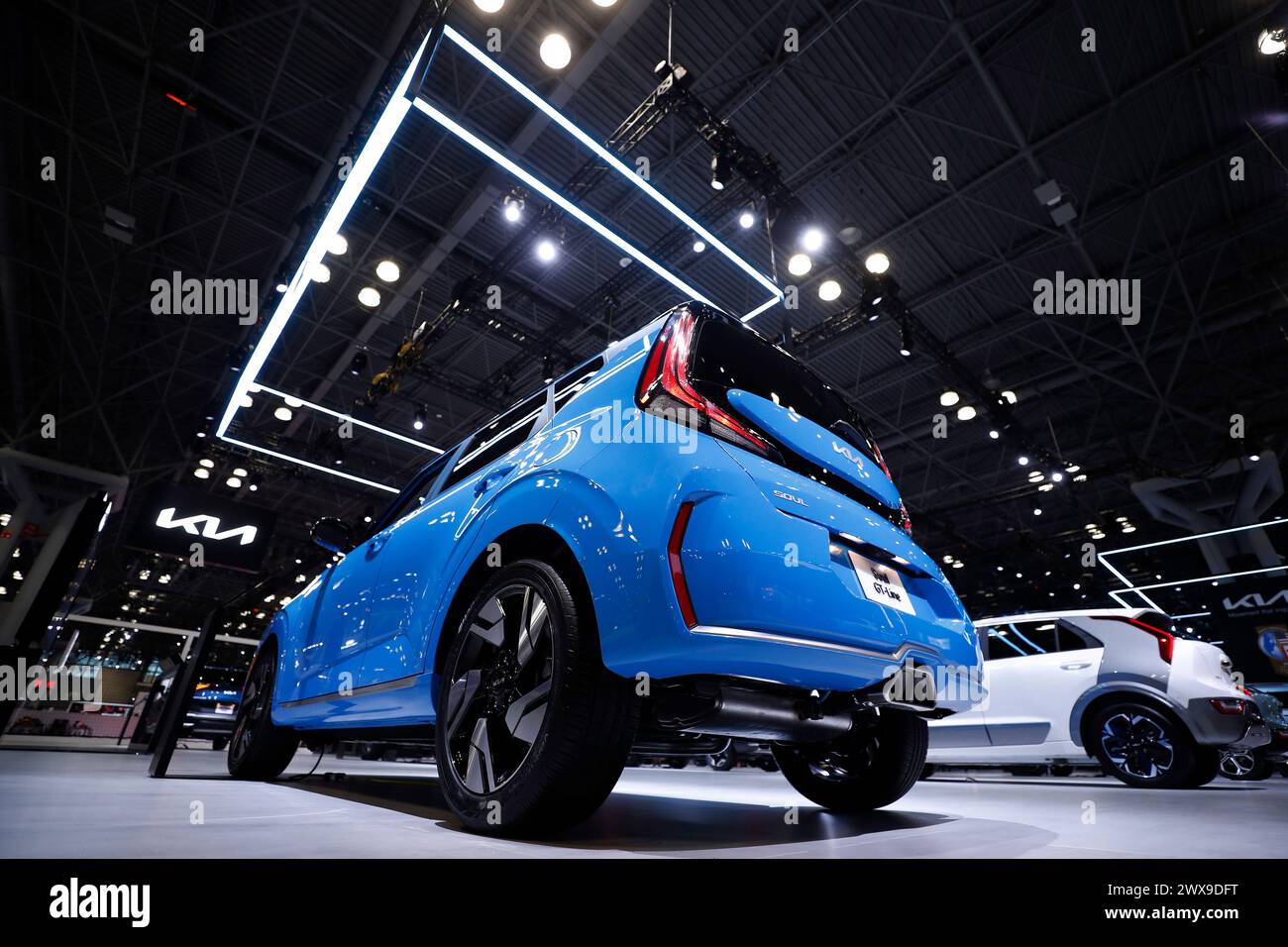 New York, États-Unis. 28 mars 2024. KIA Soul GT lors de la journée presse au salon international de l'auto de New York le 28 mars 2024 à New York. Le salon a ouvert ses portes en 1900 au New York Coliseum, et a déménagé au Javits Center 87 ans plus tard où les fabricants exposent leurs nouveaux modèles et concepts de véhicules. (Photo de John Lamparski/Sipa USA) crédit : Sipa USA/Alamy Live News Banque D'Images