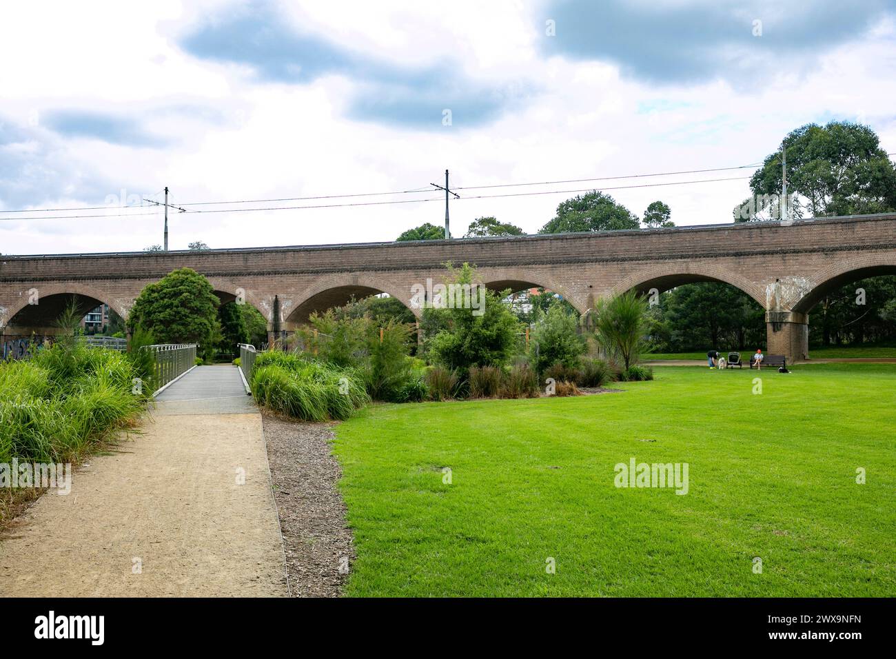 Viaduc ferroviaire du patrimoine, dans le parc fédéral Sydney Australie, les viaducs ferroviaires du parc Glebe et Wentworth, histoire ferroviaire australienne Banque D'Images