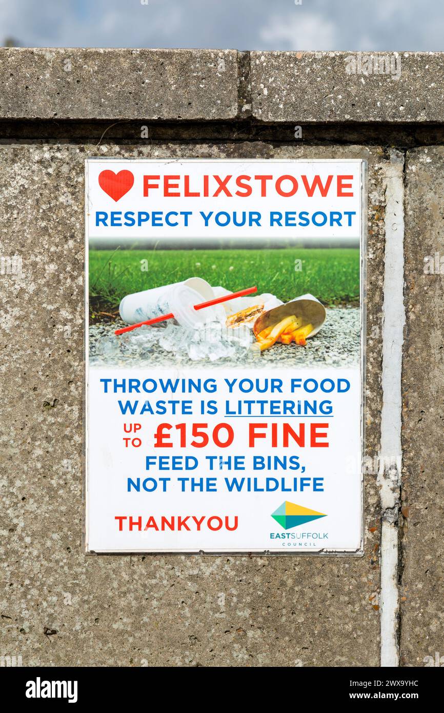 Affiche d'information anti-détritus, East Suffolk Council, Felixstowe, Suffolk, Angleterre, ROYAUME-UNI Banque D'Images