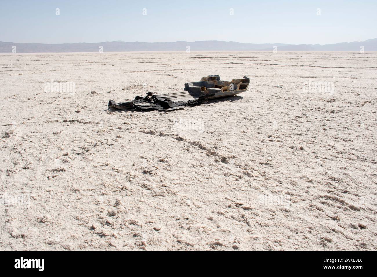 Lac salé asséché en été et piscines de sel rose dans la région de Maharlu vers Shiraz.no. 01. Maharlu, province de Fars, Iran Banque D'Images