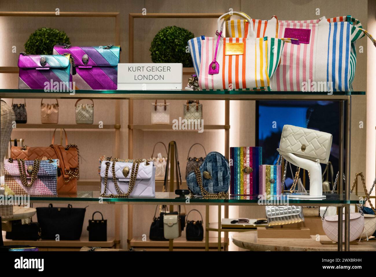 Nordstrom Women's Flagship Store Interior à New York City, États-Unis 2024 Banque D'Images