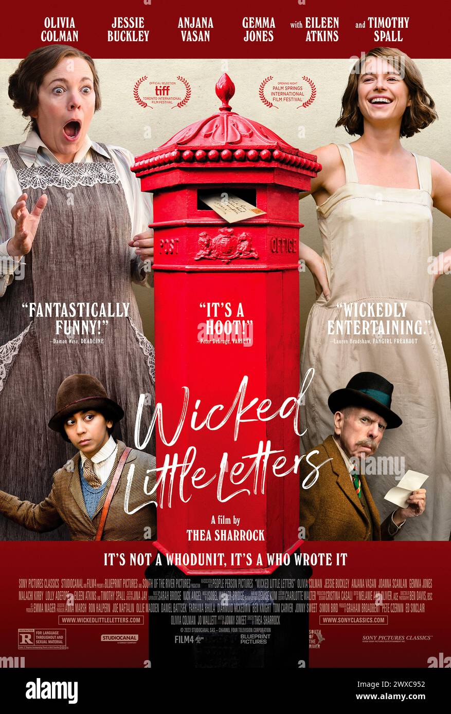 Wicked Little Letters (2023) réalisé par Thea Sharrock avec Olivia Colman, Jessie Buckley et Jason Watkins. Lorsque les gens de Littlehampton--y compris Edith locale conservatrice--commencent à recevoir des lettres pleines de profanations hilarantes, la migrante irlandaise rowdy Rose est accusée du crime. Soupçonnant que quelque chose ne va pas, les femmes de la ville enquêtent. Affiche US One Sheet.***USAGE ÉDITORIAL UNIQUEMENT*** crédit : BFA / Sony Pictures Classics Banque D'Images