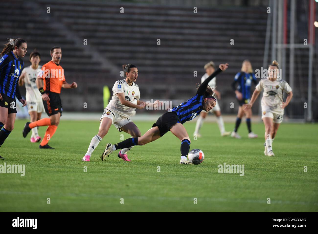 Milan, Italie. 29 mars 2024. Affrontements entre les joueuses de L'AS Roma Women et du FC Internazionale Women pendant le match éliminatoire joué à l'Arena Civica Gianni Brera (crédit image : © Ervin Shulku/ZUMA Press Wire) USAGE ÉDITORIAL SEULEMENT! Non destiné à UN USAGE commercial ! Banque D'Images