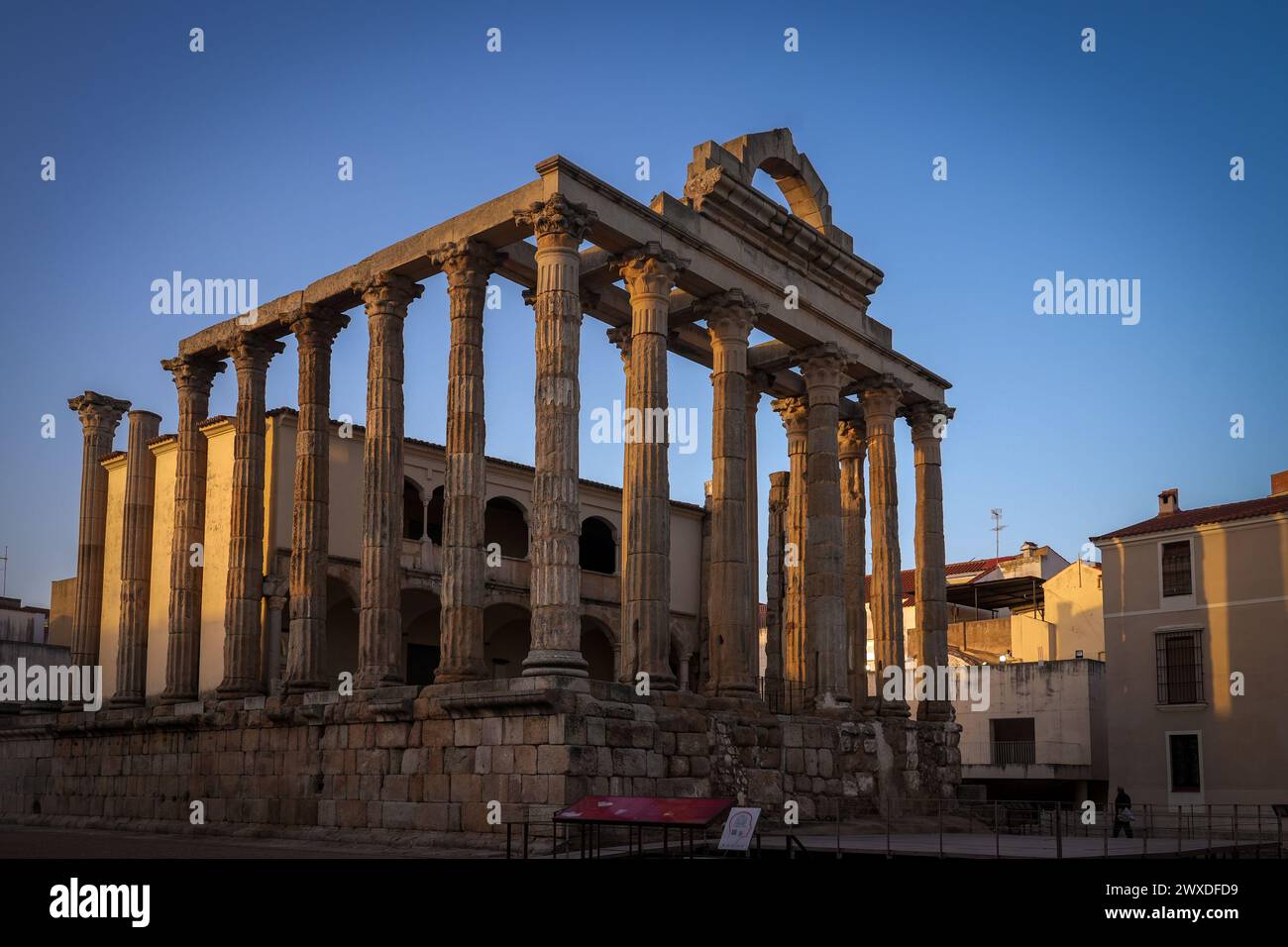 Le temple Diana de Mérida est l'un des temples romains les mieux conservés d'Espagne. Banque D'Images