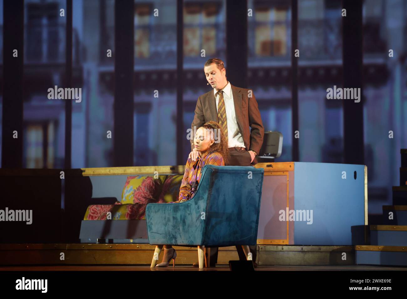 Limoges, France. 29 mars 2024. Comédie musicale je VAIS T’AIMER (je VOUS AIMERAI), un spectacle « événementiel » qui rassemble toutes les générations. Zénith de Limoges, France. 29 mars 2024. Voyagez de Paris à New York à bord du légendaire paquebot « France ». Je VAIS T'AIMER est une histoire originale autour des tubes de Michel Sardou : chansons iconiques et textes très modernes. Il raconte l’histoire des destins croisés des jeunes Français sur plusieurs décennies, des années Kennedy à nos jours. Zénith de Limoges, Limousin, haute-Vienne, France, Europe. Crédit : photo de HM images/Alamy Live News. Banque D'Images