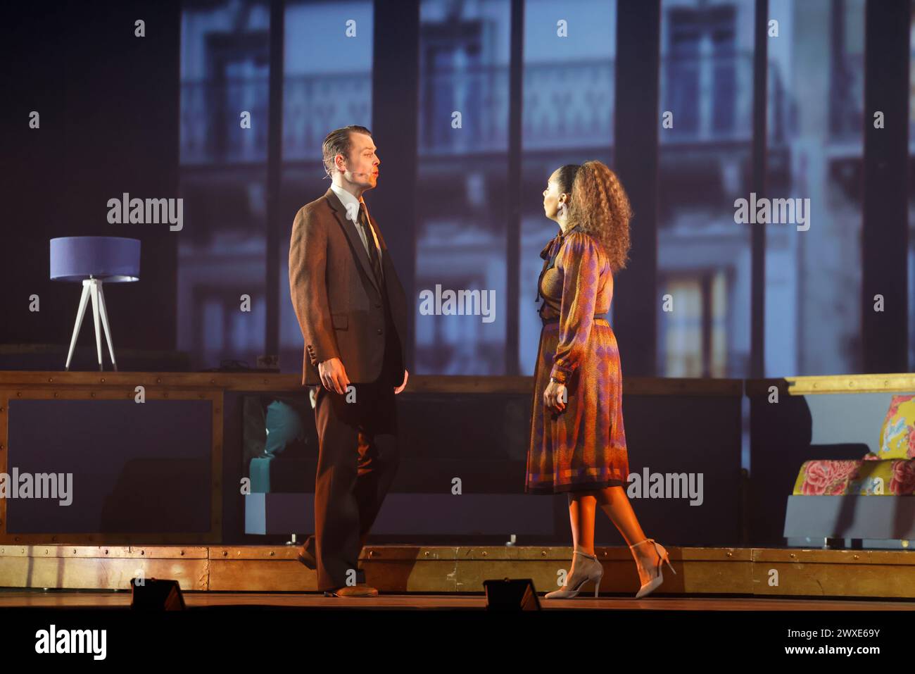 Limoges, France. 29 mars 2024. Comédie musicale je VAIS T’AIMER (je VOUS AIMERAI), un spectacle « événementiel » qui rassemble toutes les générations. Zénith de Limoges, France. 29 mars 2024. Voyagez de Paris à New York à bord du légendaire paquebot « France ». Je VAIS T'AIMER est une histoire originale autour des tubes de Michel Sardou : chansons iconiques et textes très modernes. Il raconte l’histoire des destins croisés des jeunes Français sur plusieurs décennies, des années Kennedy à nos jours. Zénith de Limoges, Limousin, haute-Vienne, France, Europe. Crédit : photo de HM images/Alamy Live News. Banque D'Images