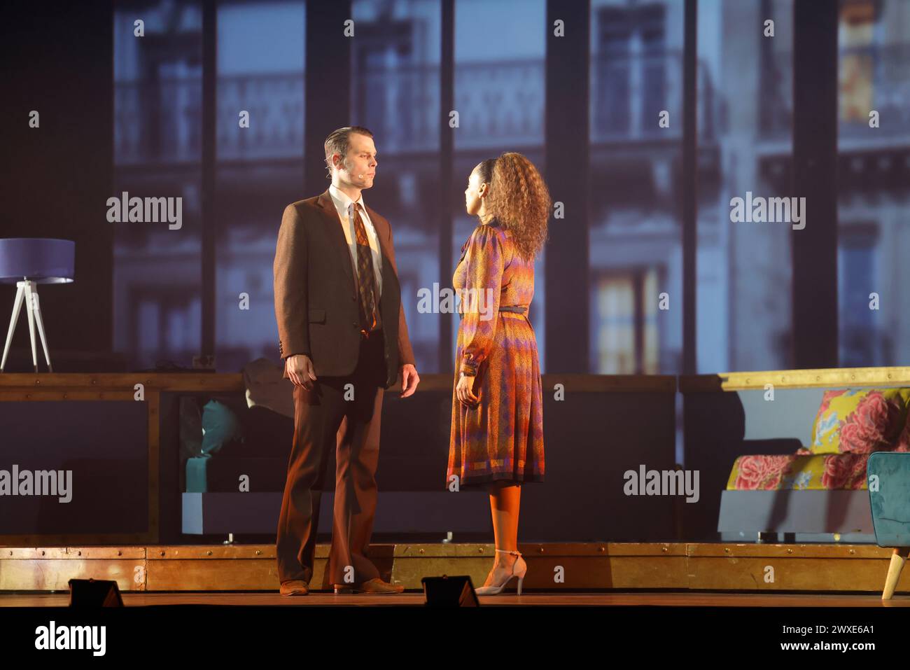 Limoges, France. 29 mars 2024. Comédie musicale je VAIS T’AIMER (je VOUS AIMERAI), un spectacle « événementiel » qui rassemble toutes les générations. Zénith de Limoges, France. 29 mars 2024. Voyagez de Paris à New York à bord du légendaire paquebot « France ». Je VAIS T'AIMER est une histoire originale autour des tubes de Michel Sardou : chansons iconiques et textes très modernes. Il raconte l’histoire des destins croisés des jeunes Français sur plusieurs décennies, des années Kennedy à nos jours. Zénith de Limoges, Limousin, haute-Vienne, France, Europe. Crédit : photo de HM images/Alamy Live News. Banque D'Images