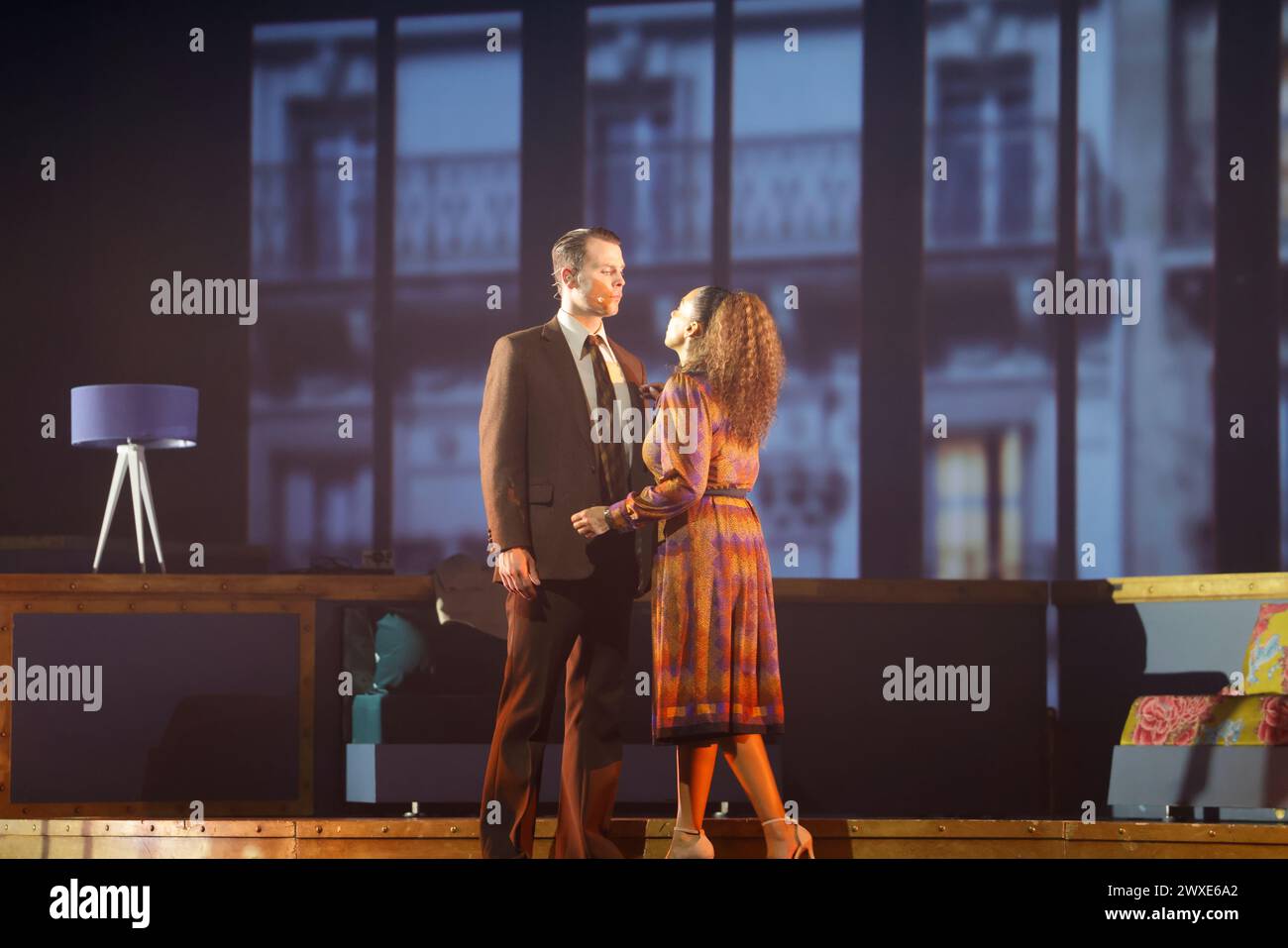 Limoges, France. 29 mars 2024. Comédie musicale je VAIS T’AIMER (je VOUS AIMERAI), un spectacle « événementiel » qui rassemble toutes les générations. Zénith de Limoges, France. 29 mars 2024. Voyagez de Paris à New York à bord du légendaire paquebot « France ». Je VAIS T'AIMER est une histoire originale autour des tubes de Michel Sardou : chansons iconiques et textes très modernes. Il raconte l’histoire des destins croisés des jeunes Français sur plusieurs décennies, des années Kennedy à nos jours. Zénith de Limoges, Limousin, haute-Vienne, France, Europe. Crédit : photo de HM images/Alamy Live News. Banque D'Images